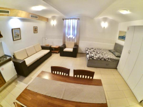 Гостиница Carla Studio Apartment  Загреб